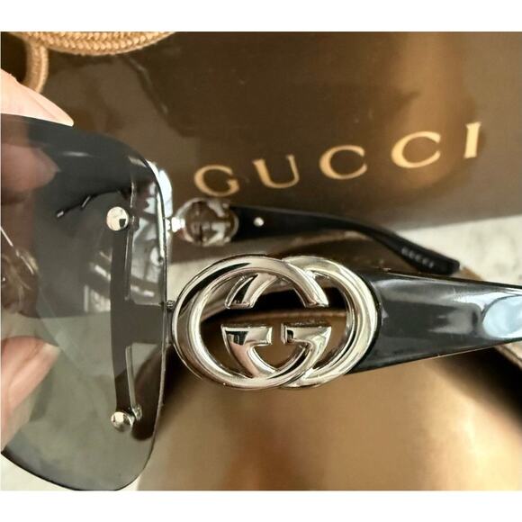 Gucci Bronx Sunglasses w Case, Dustcloth EUC main image 4